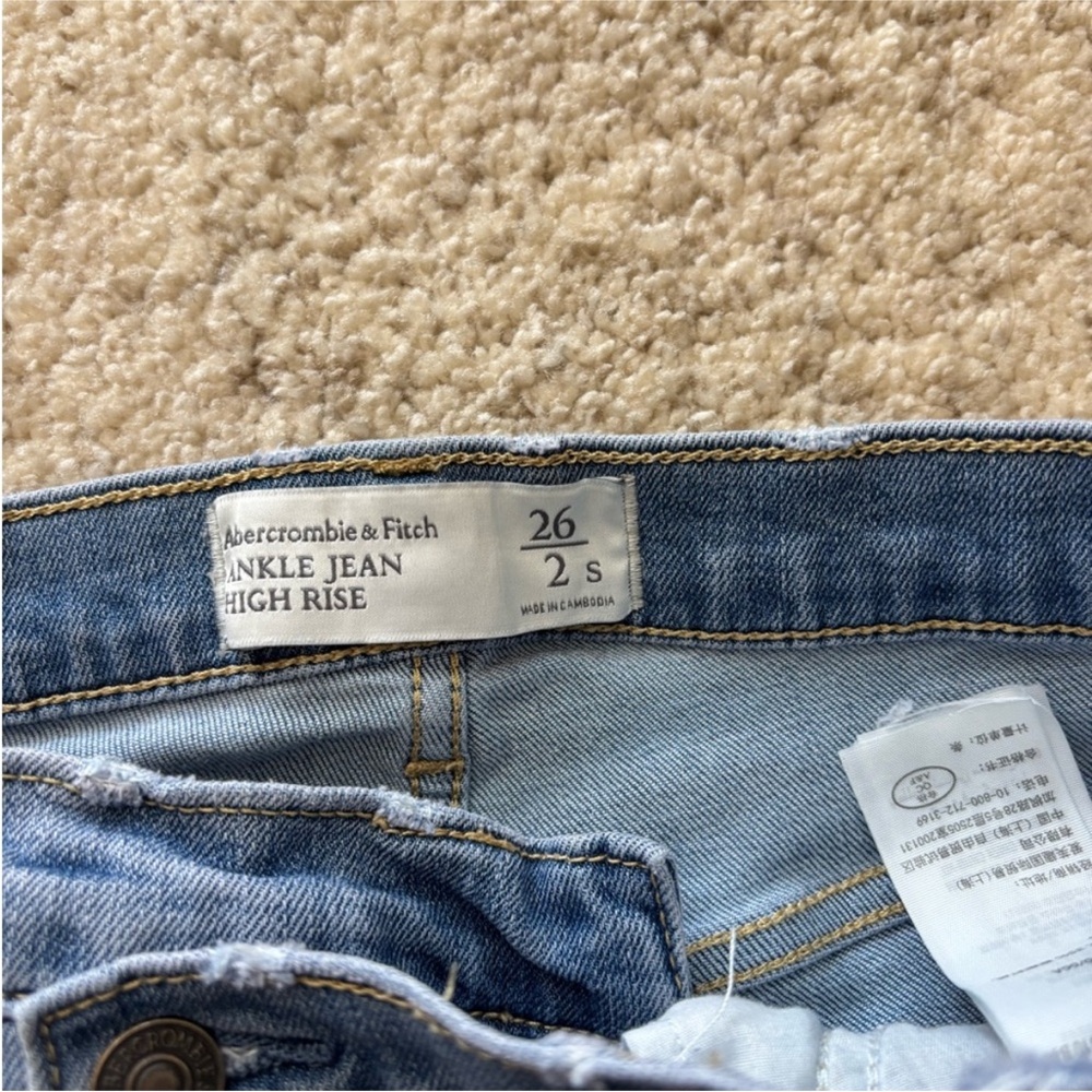 Abercrombie Cross Waist Ripped Blue Jeans - Picture 2 of 3